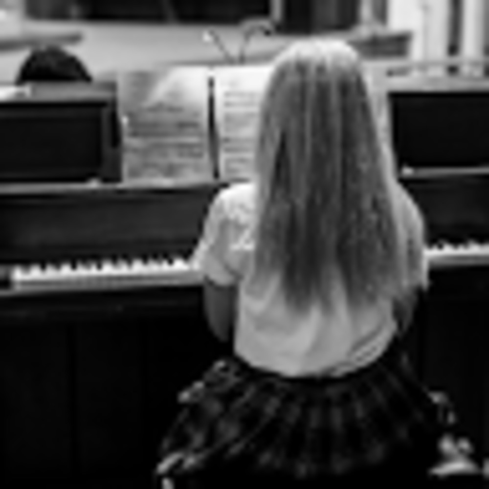 Meet your Posher, Lena